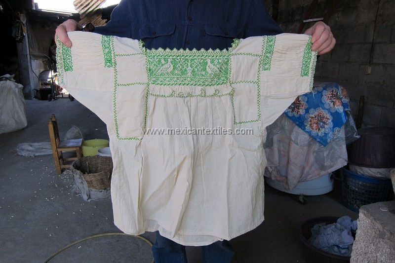 Ixtenco_embroidery_ (22 of 34).jpg - How the whole blouse looks.